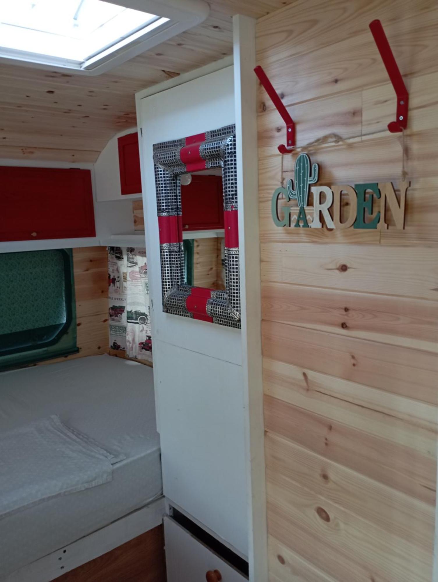 Caravanas Y Habitaciones Para Relajarse Sax Eksteriør bilde