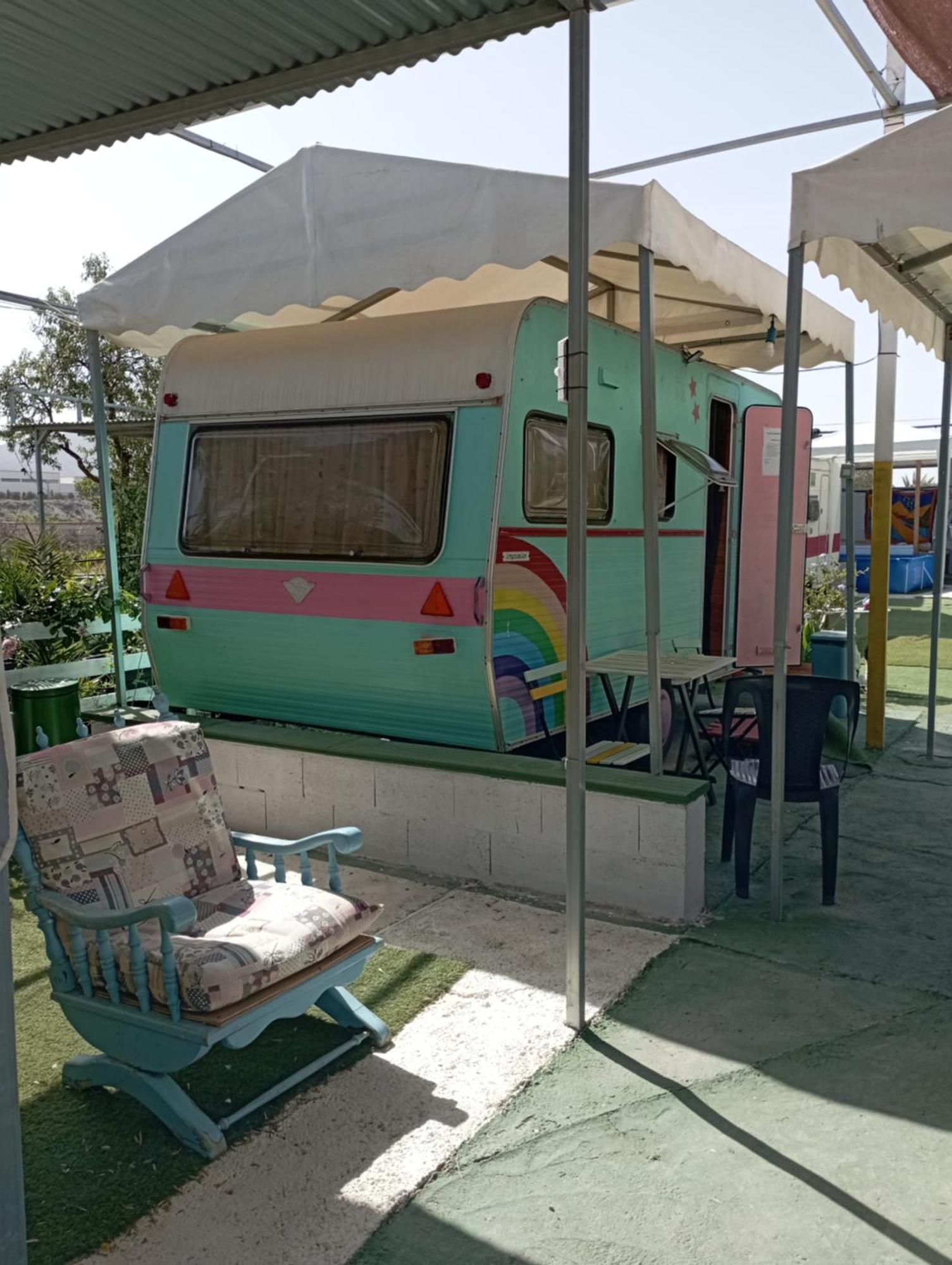 Caravanas Y Habitaciones Para Relajarse Sax Eksteriør bilde